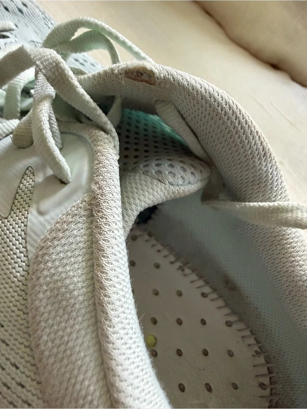 Hoka One One Clifton 7 running shoes in a light mint green colorway size 9.5 - Picture 9 of 9